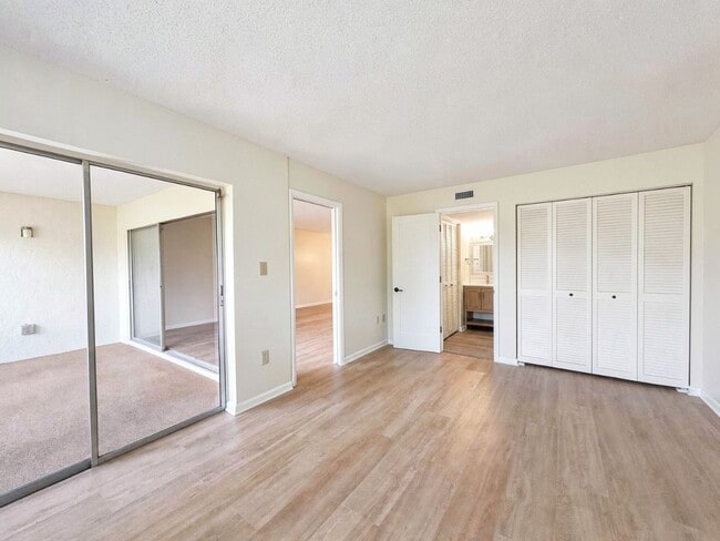 Building Photo - 325 Charlemagne Blvd