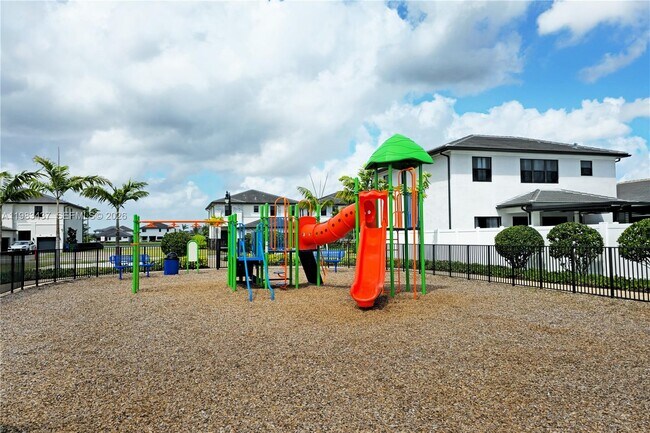 Building Photo - 4335 SW 174th Ave