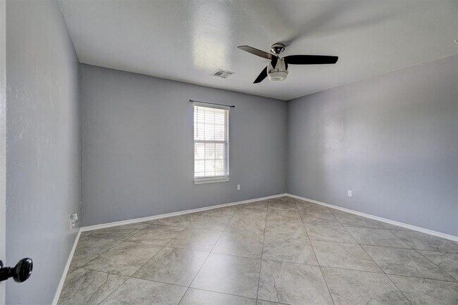 Building Photo - 1209 SW 113th St
