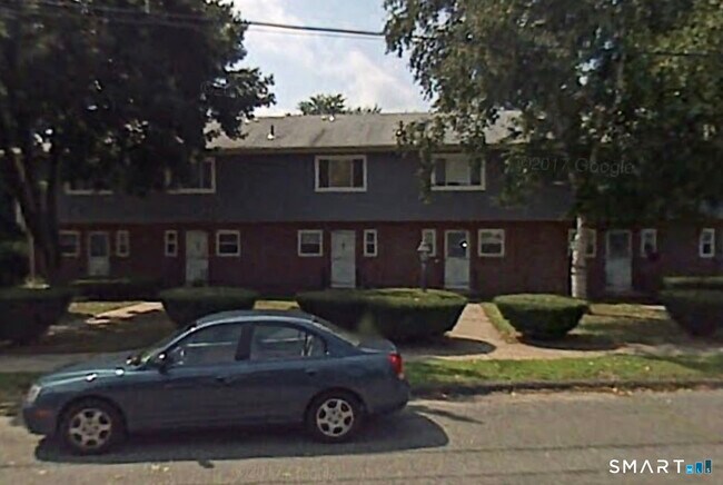 Building Photo - 11 Camelot Dr