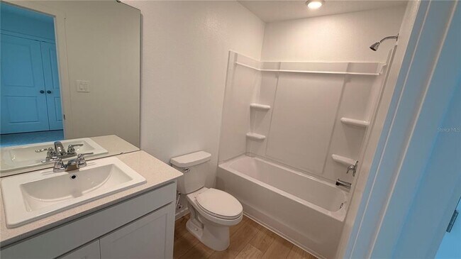 Building Photo - 806 Lynx St