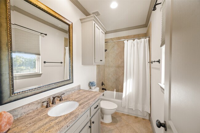 Building Photo - 1655 Castle Ct