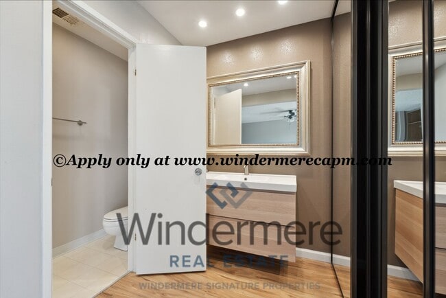 Building Photo - Easy Living in a Cozy West Sac Community!