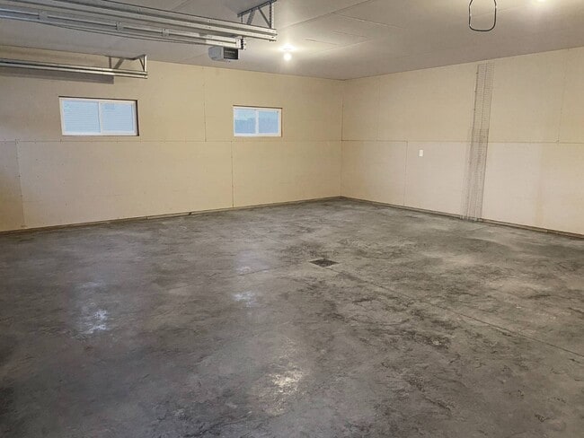 Building Photo - 534 Hanover Dr