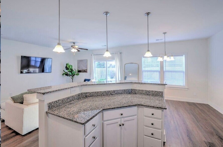 Building Photo - 1423 Feldspar Ct