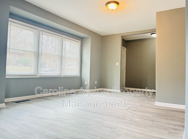 Building Photo - 1016 W Mauney Ave