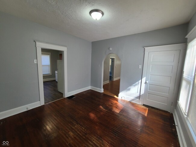 Building Photo - 4054 Byram Ave