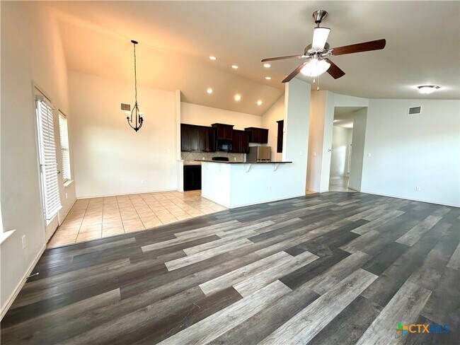 Building Photo - 500 Obsidian Ln