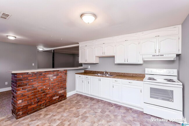 Building Photo - 1112 S Gale Dr