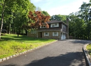 Building Photo - 11 Conklin Ln