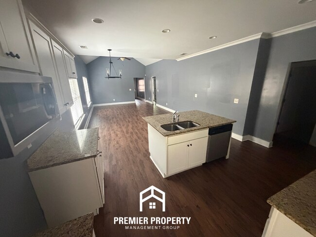 Building Photo - 4BR/2BA Birmingham Rental with Attached 1-Car Garage & Open Kitchen Island