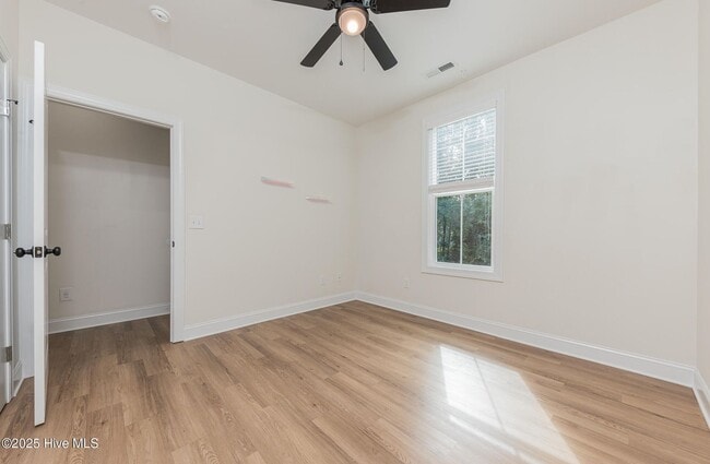 Building Photo - 111 Hampton Ct