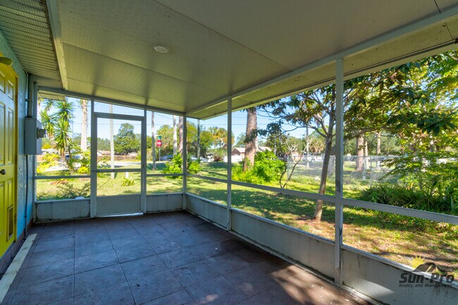 Building Photo - 5505 Magnolia Ave