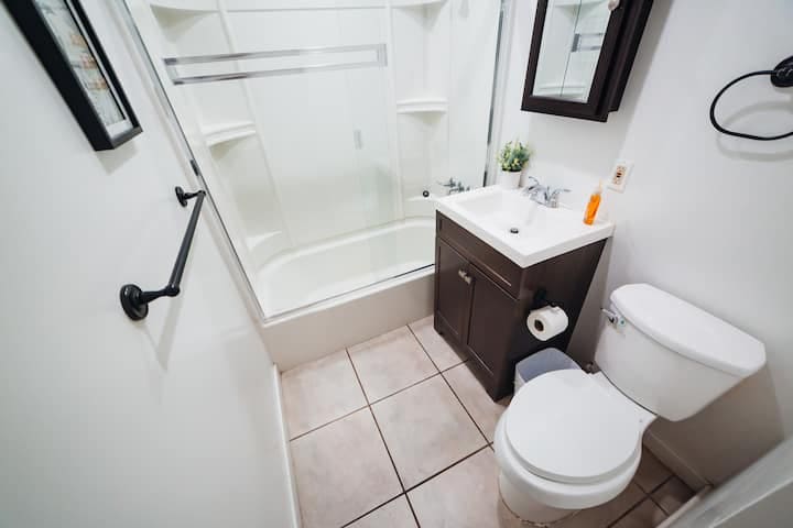 Building Photo - 9693 Amboy Ave