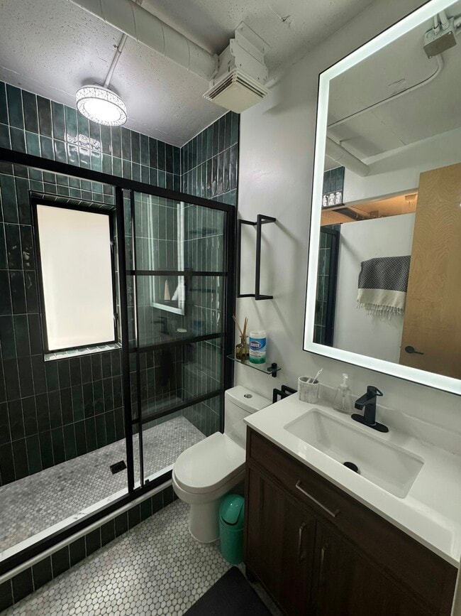 Building Photo - 360 W Broadway