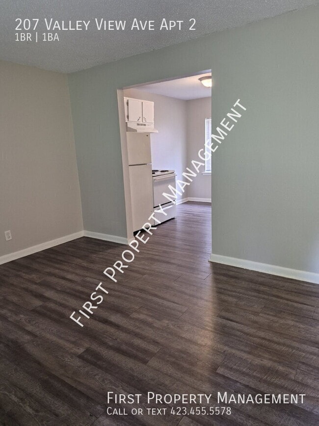 Building Photo - 207 Valley View Ave