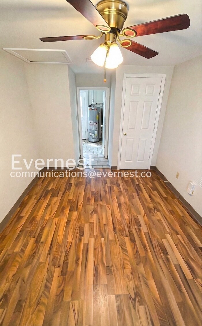 Building Photo - 9717 Dennis Dr