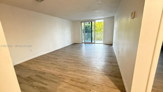 Building Photo - 6940 Miami Gardens Dr