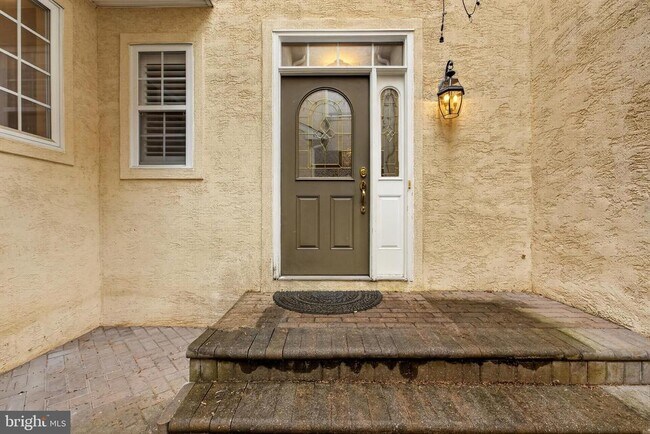 Building Photo - 16 Oak Leaf Ln