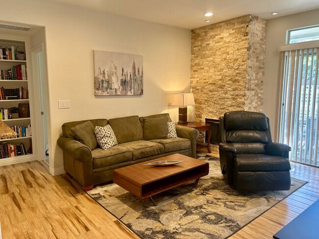 Building Photo - Modern and Convenient Condo Near Almaden Lake
