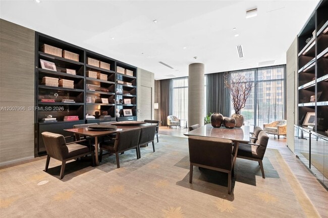 Building Photo - 2711 S Ocean Dr