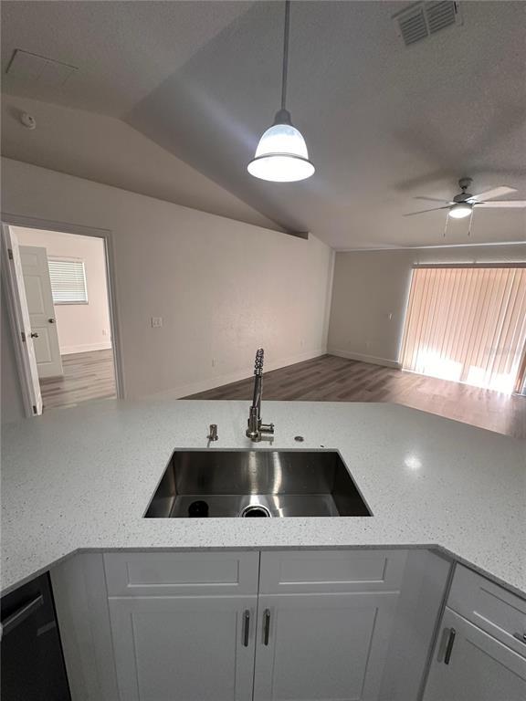 Building Photo - 40 Willow Run