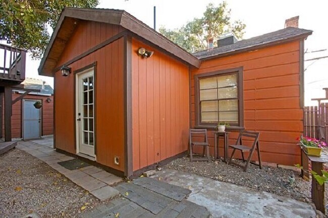 Building Photo - 3 Bedroom House in Paradise Hills