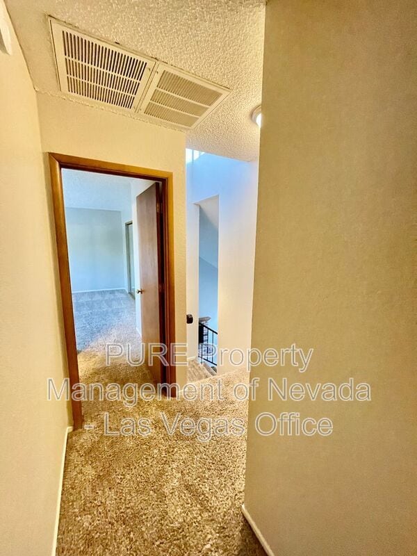 Building Photo - 2650 Sumac Ln
