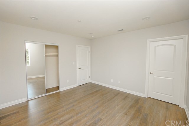 Building Photo - 1229 E 45th St