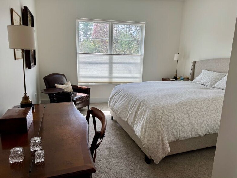 Bedroom 1 - 34 Bridge St