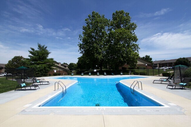 Building Photo - Huge two bedroom, two bathroom apartment!