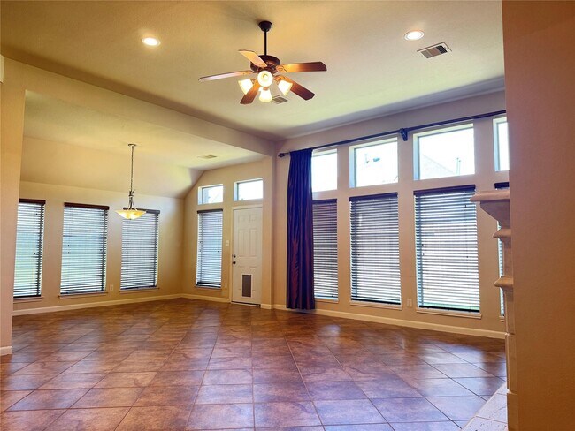 Building Photo - 27926 Barberry Banks Ln