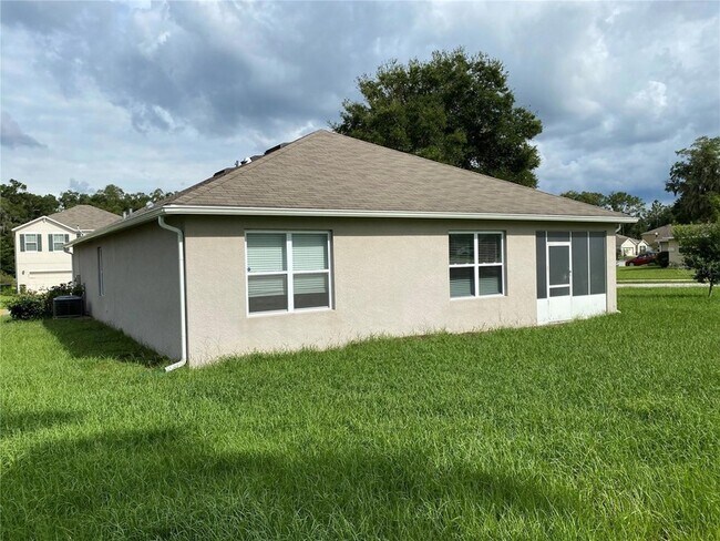 Building Photo - 2720 NE 46th Ave