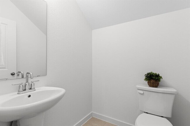 Building Photo - 120 Hartson Dr