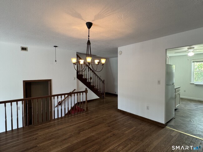 Building Photo - 223 Brittany Farms Rd