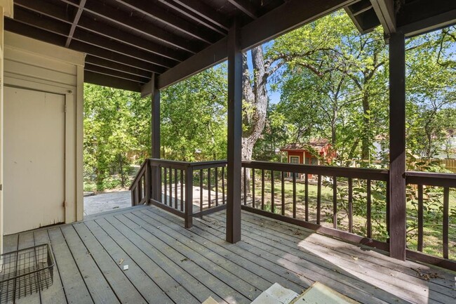Building Photo - 804 Rutherford Pl