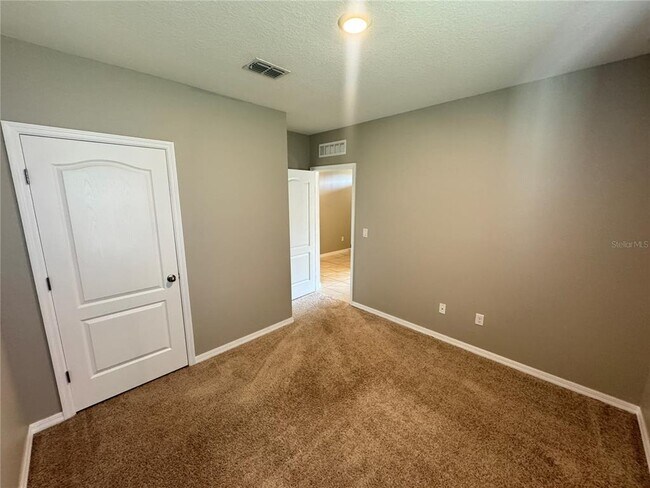 Building Photo - 404 Tanglewood Dr