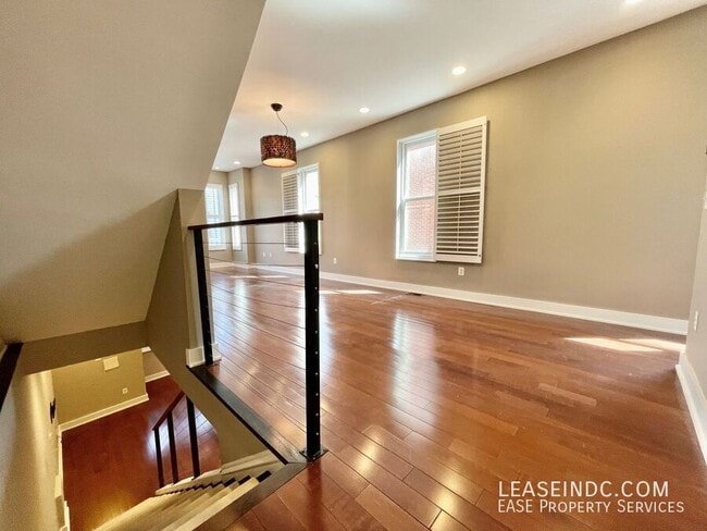 Building Photo - 1004 N Street NW-#1