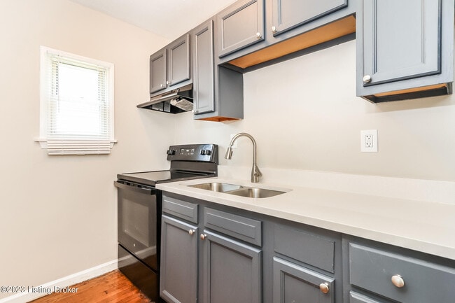 Building Photo - 415 N 42nd St