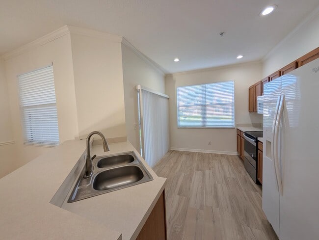 Building Photo - 4004 Crabtree Ave