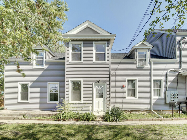 Building Photo - 204 Montrose Ave