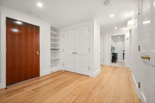 Building Photo - 130 Mt Auburn St