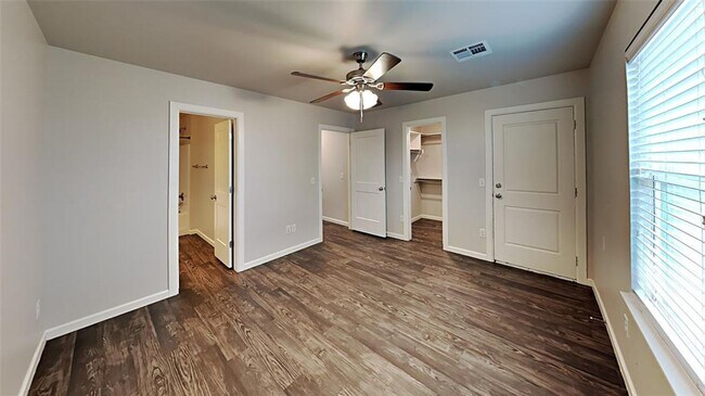Building Photo - 2 Bedroom 2 Bath Duplex Close To Tinker AFB