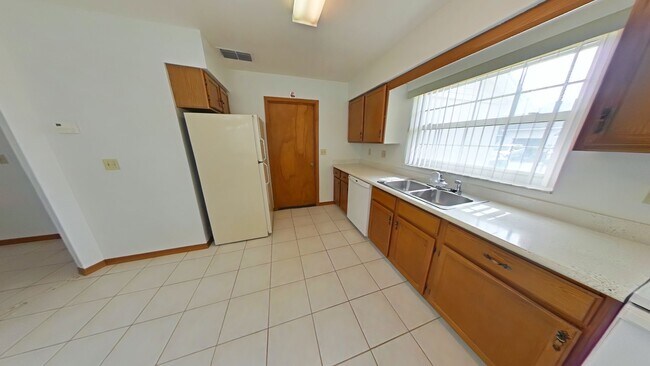 Building Photo - 1423 Disston Ave