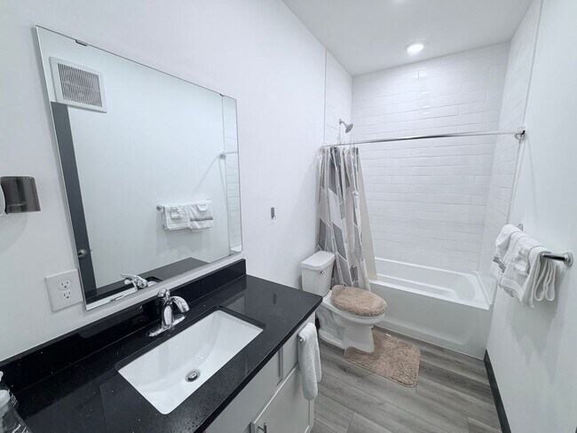 Building Photo - 385 S Clinton Ave