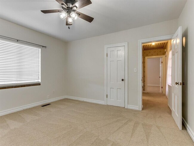 Building Photo - 2933 Cummings Dr