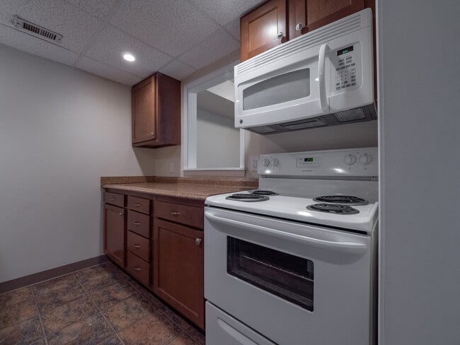 Building Photo - Regent Square