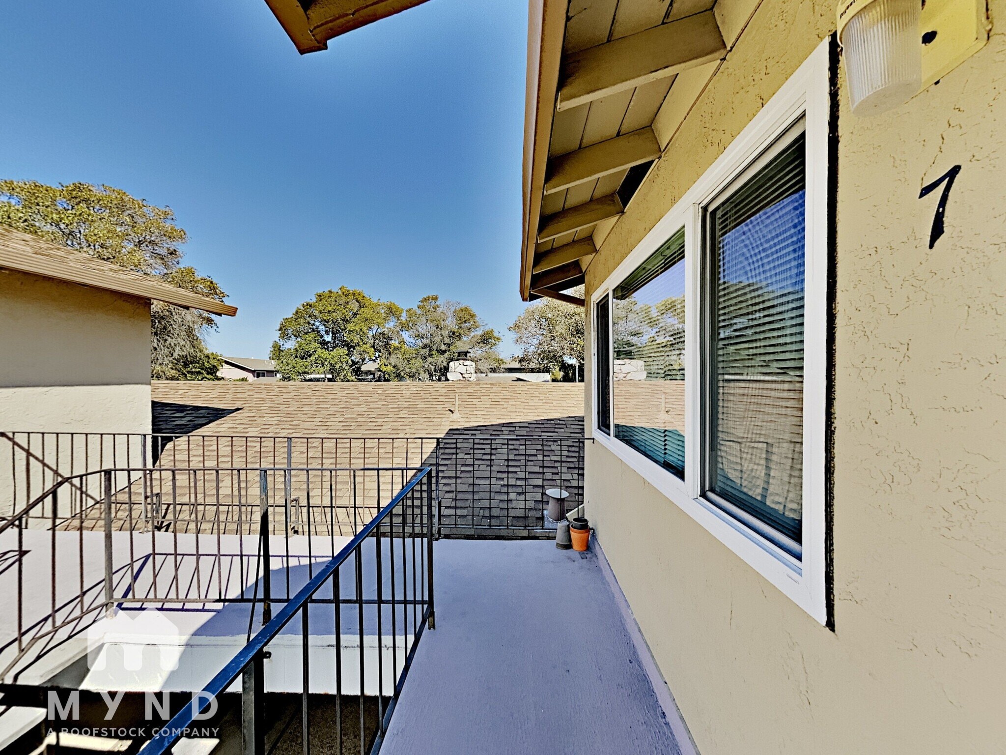 Building Photo - 870 Burbank Dr