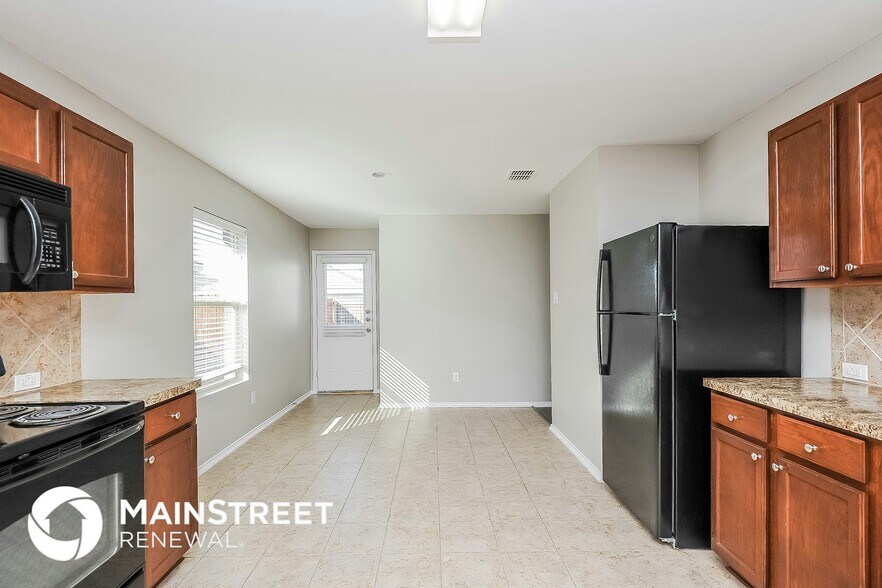 Building Photo - 9013 Sun Haven Way