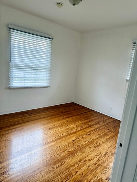 Building Photo - 4319 Cahuenga Blvd